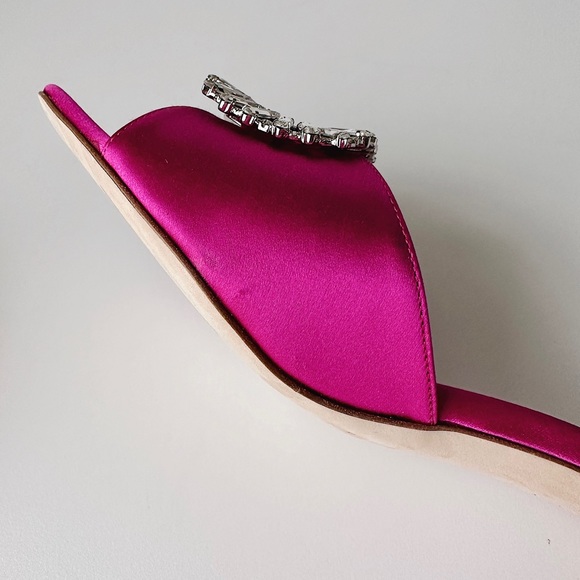 ✨New MANOLO BLAHNIK Laalita Satin Crystal Buckle Open Toe Mule Sandals Size 37.5 - Picture 6 of 16